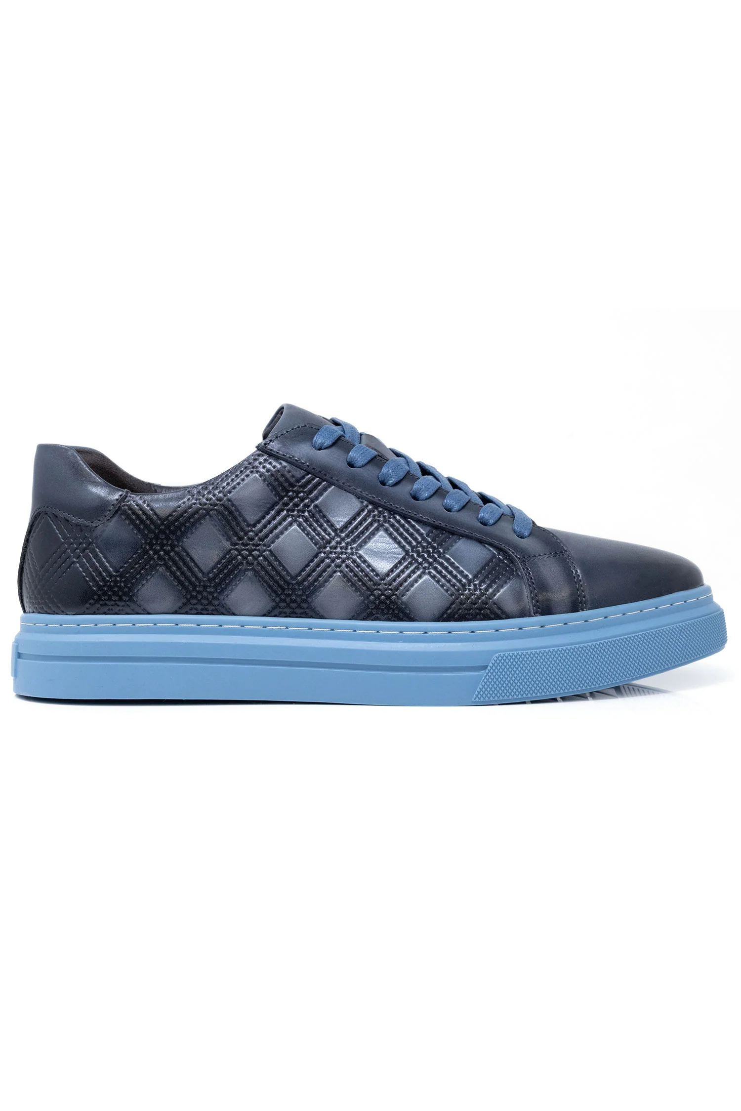 Cebu Graphic Low Top Sneaker - Image 10