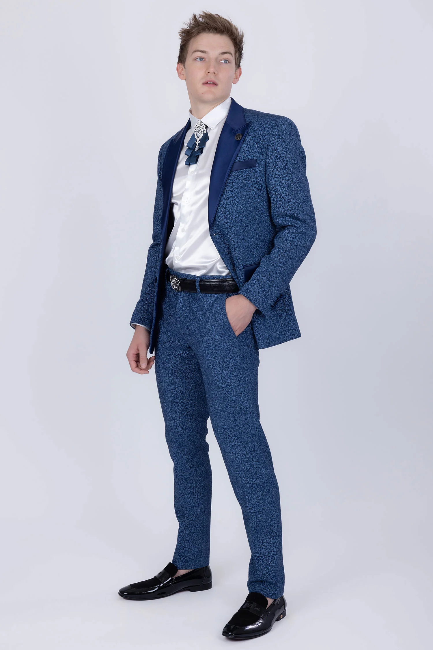 Chennai Sparkling Suit - Image 10