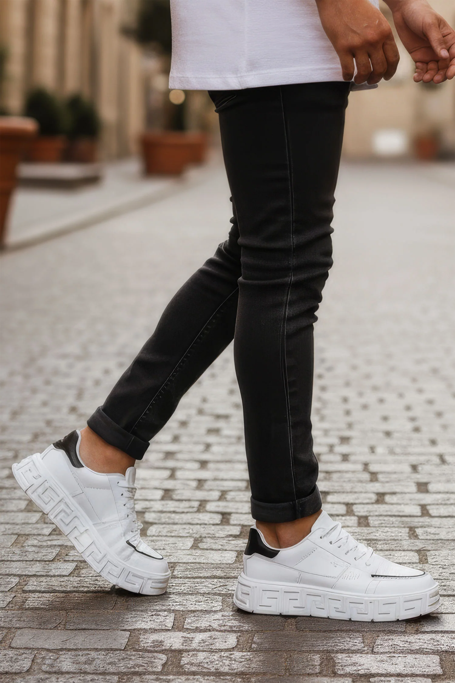 Chic Pair Low Top Sneakers - Image 2