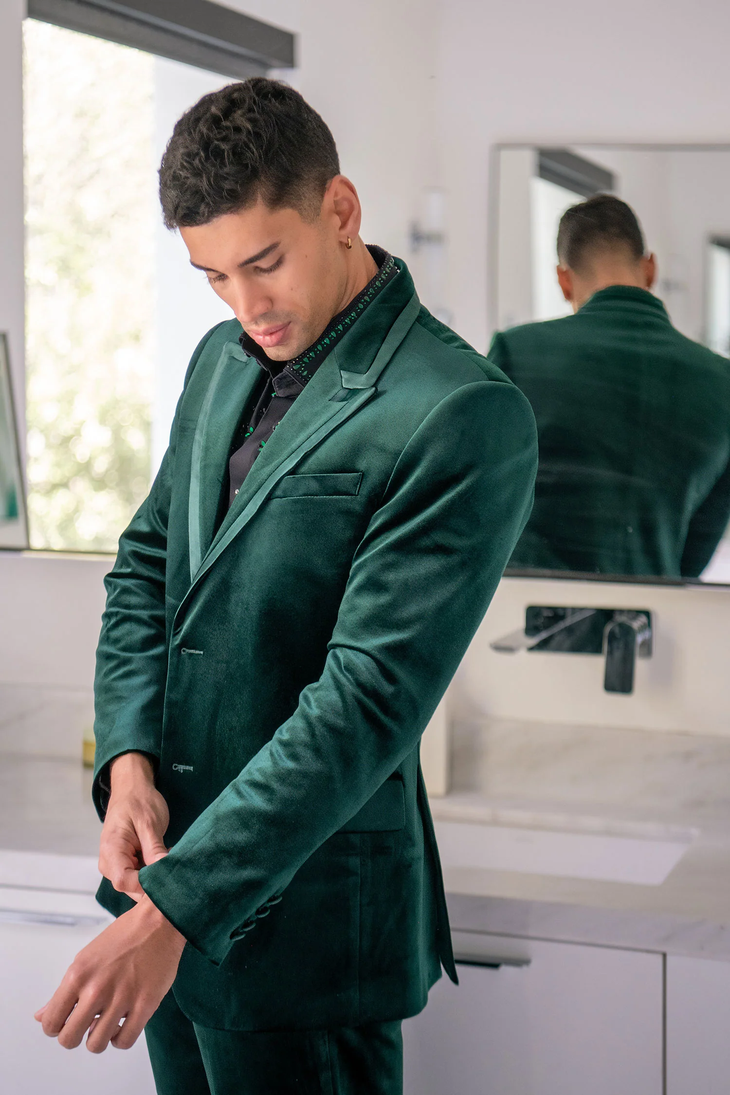 Fluffad Velvet Blazer - Image 2
