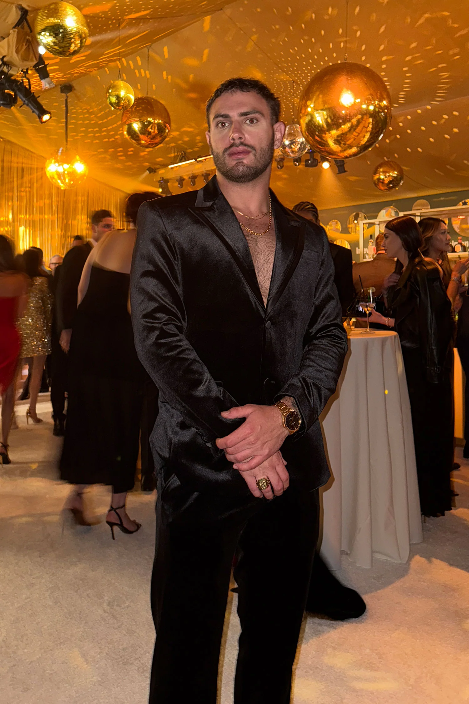 Fluffad Velvet Blazer - Image 4