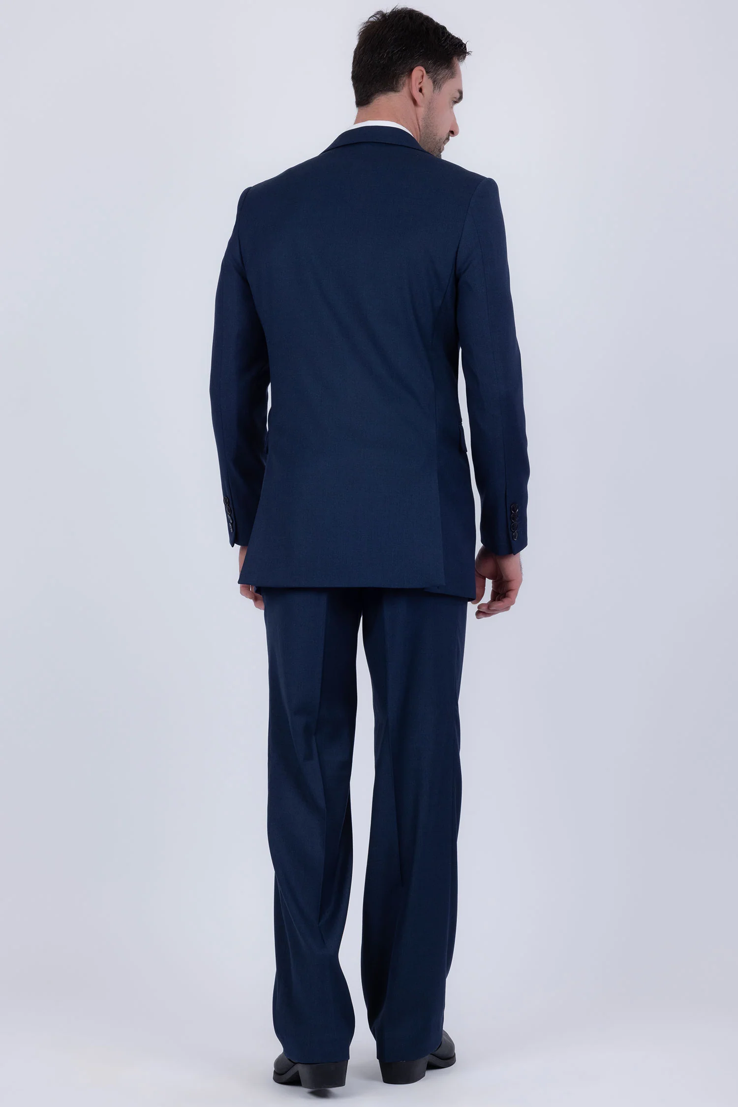 Mistcape Stable Peak Lapel Suit - Image 7