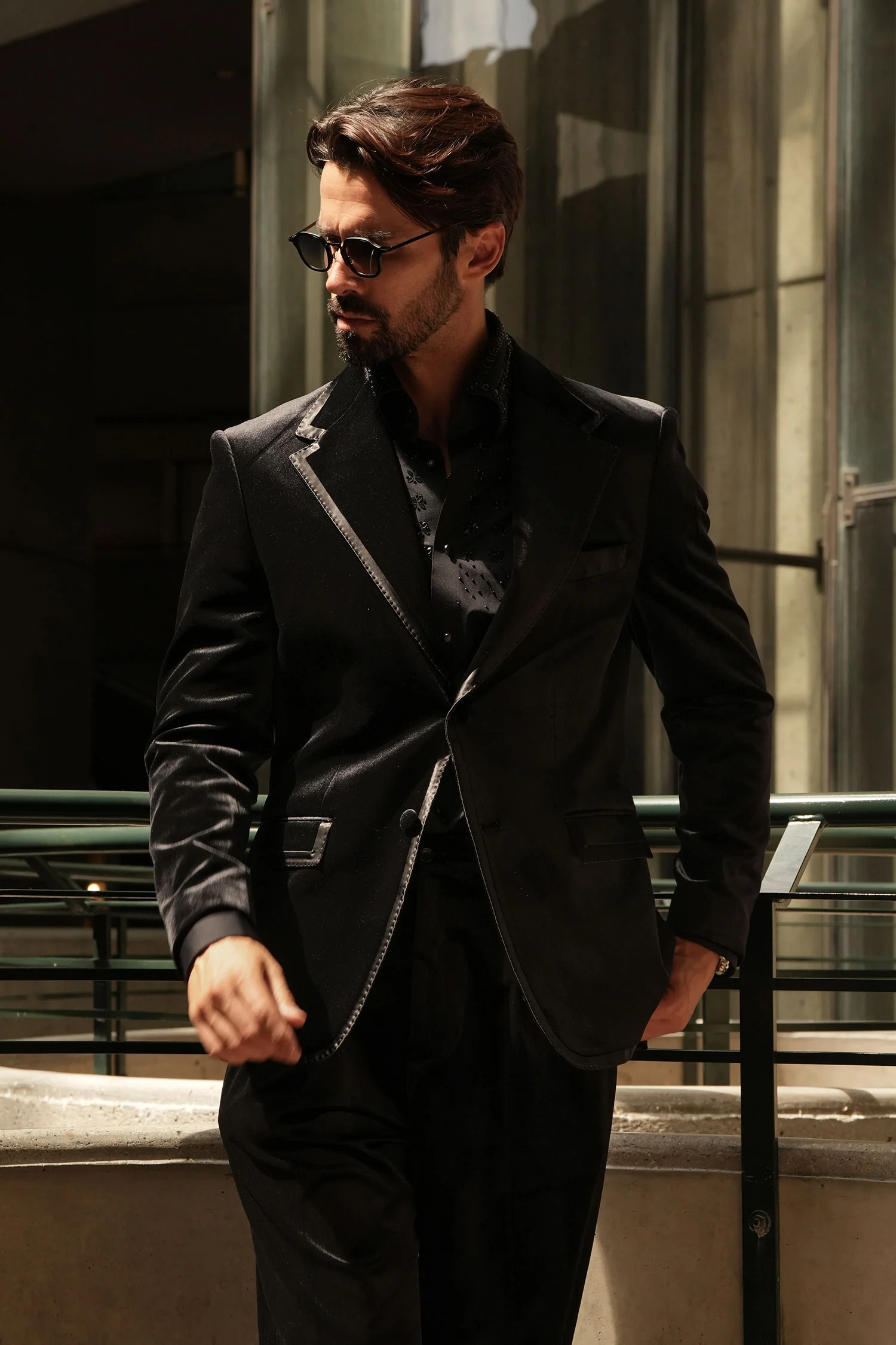 Quito Velvet Blazer - Image 4