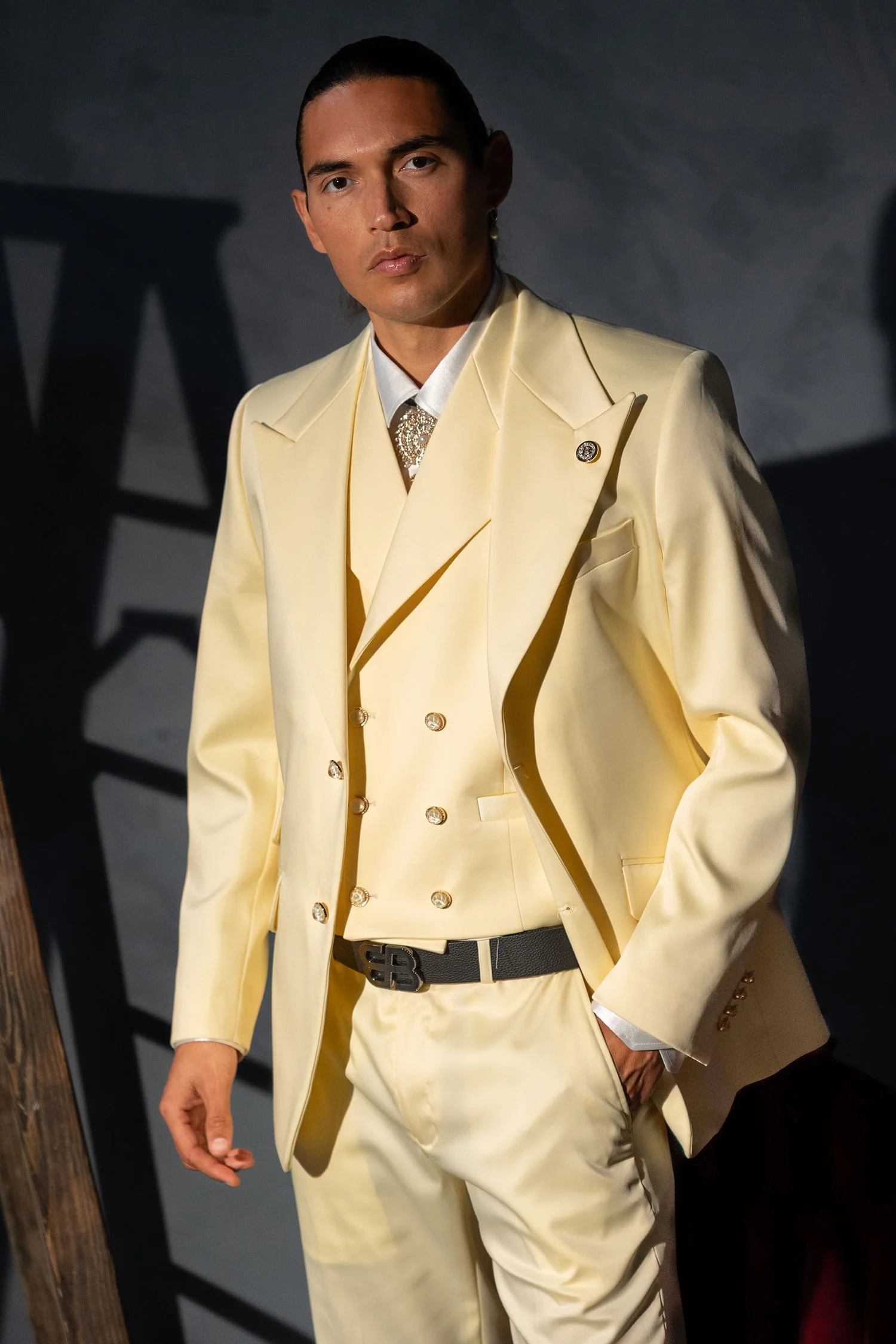 The Aristocrat Classic Suit - Image 10